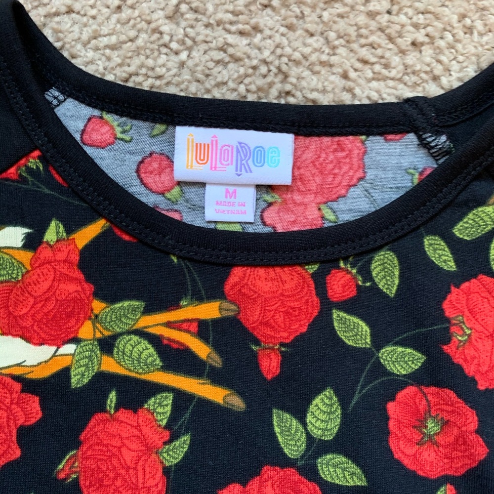 LulaRoe Randy top - Picture 2 of 2